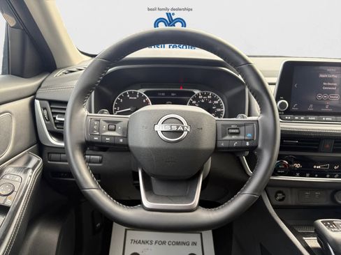 Used 2025 Nissan Rogue SV image 11