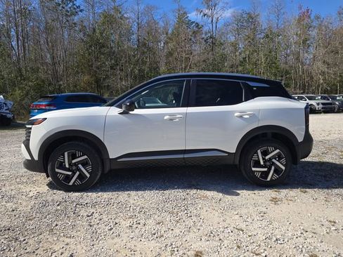 New 2026 Nissan Kicks SV w/ SV Premium Package image 5