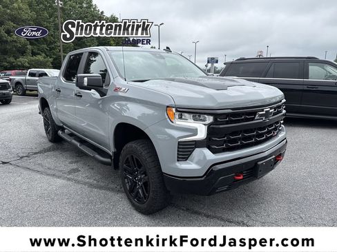 Used 2024 Chevrolet Silverado 1500 LT Trail Boss w/ LT Trail Boss Premium Package AWD/4WD image 1