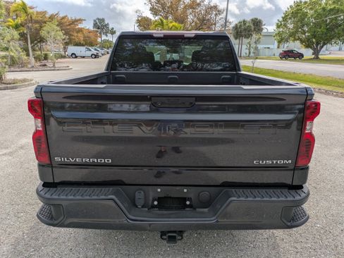 Used 2022 Chevrolet Silverado 1500 Custom image 5
