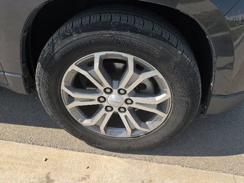 Used 2016 GMC Acadia SLT w/ Technology Package FWD image 9