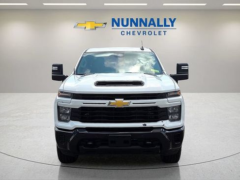 Used 2025 Chevrolet Silverado 2500 Custom w/ Custom Value Package AWD/4WD image 8