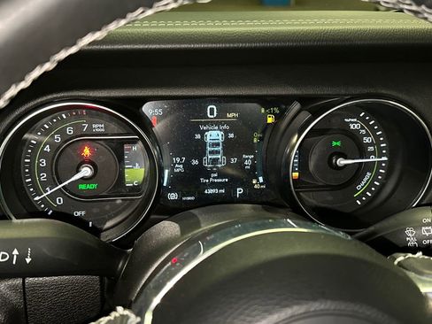Used 2023 Jeep Wrangler Unlimited Sahara w/ Cold Weather Group AWD/4WD image 20