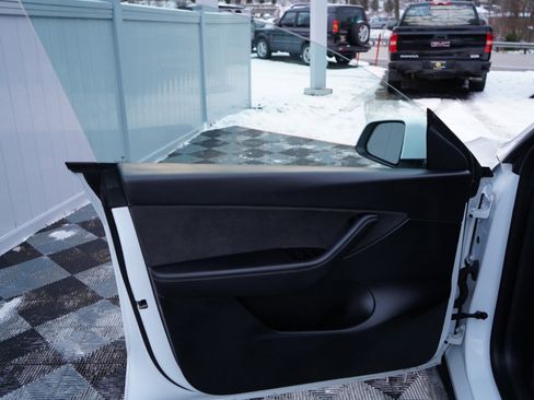 Used 2020 Tesla Model Y Performance image 33