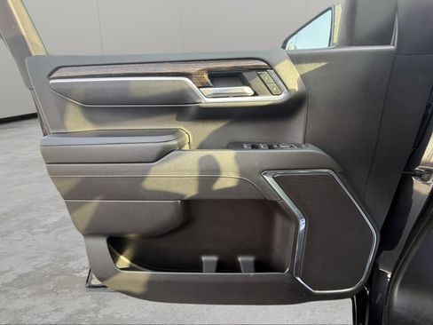 Used 2023 GMC Sierra 1500 Elevation image 25