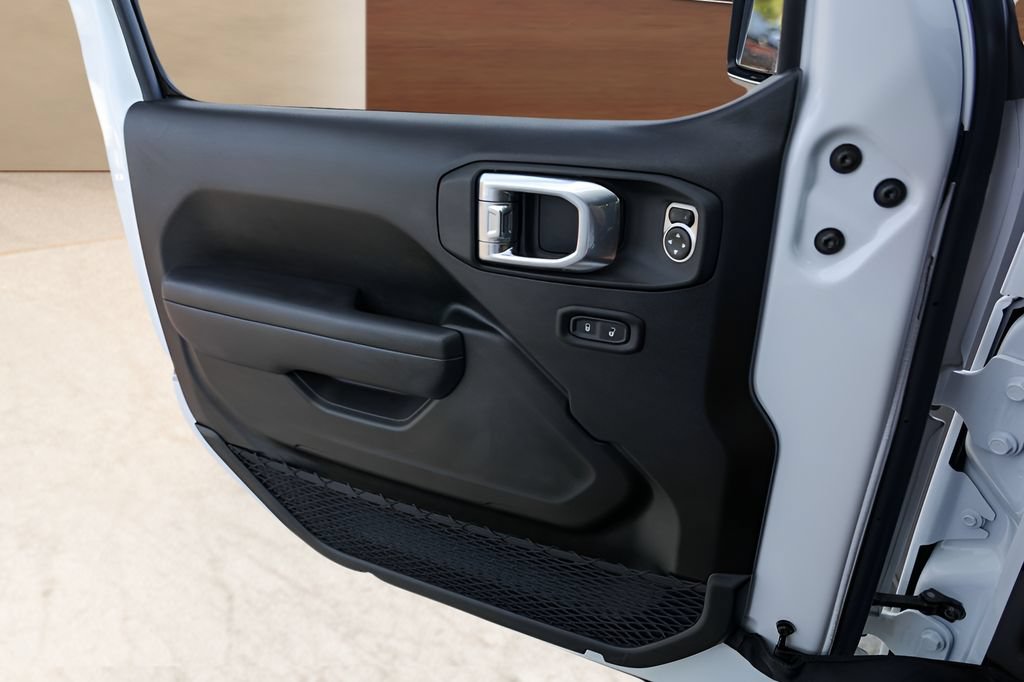 Used 2025 Jeep Wrangler Unlimited Sport AWD/4WD image 21