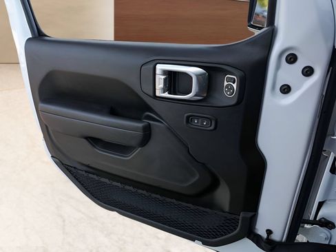 Used 2025 Jeep Wrangler Unlimited Sport AWD/4WD image 21