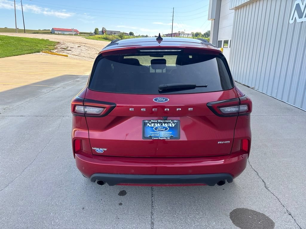 Used 2023 Ford Escape ST-Line w/ Tech Pack #1 AWD/4WD image 3