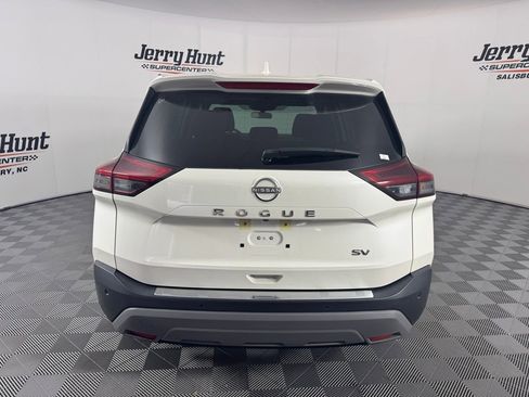 Used 2023 Nissan Rogue SV image 9