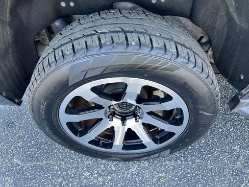 Used 2019 Chevrolet Tahoe LT image 32