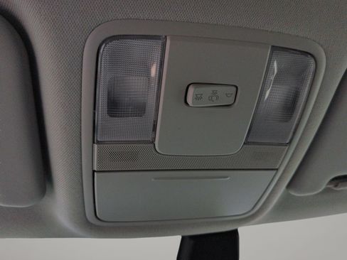 Used 2025 Kia Soul LX w/ LX Technology Package FWD image 23