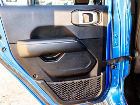 Used 2022 Jeep Wrangler Unlimited Sahara image 22