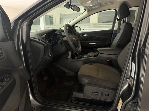 Used 2017 Ford Escape SE w/ Equipment Group 201A AWD/4WD image 12