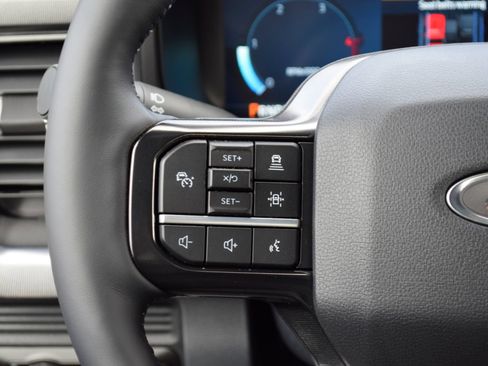 New 2026 Ford F250 Platinum AWD/4WD image 9