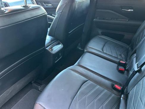 Certified 2024 Nissan Pathfinder Platinum w/ Cargo Package FWD image 15