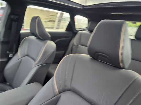 New 2025 Toyota Crown Signia image 25