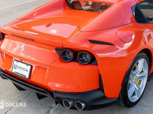 Used 2023 Ferrari 812 GTS Base image 17