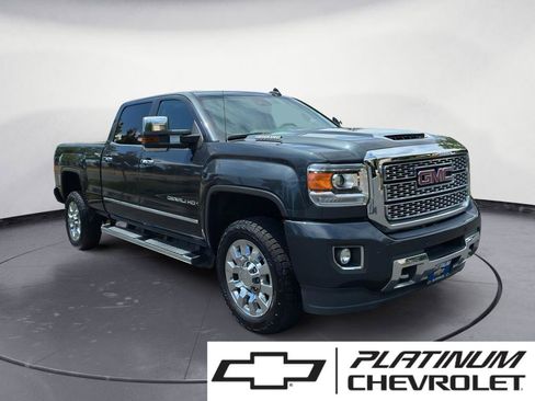 Used 2018 GMC Sierra 2500 Denali w/ Duramax Plus Package AWD/4WD image 1
