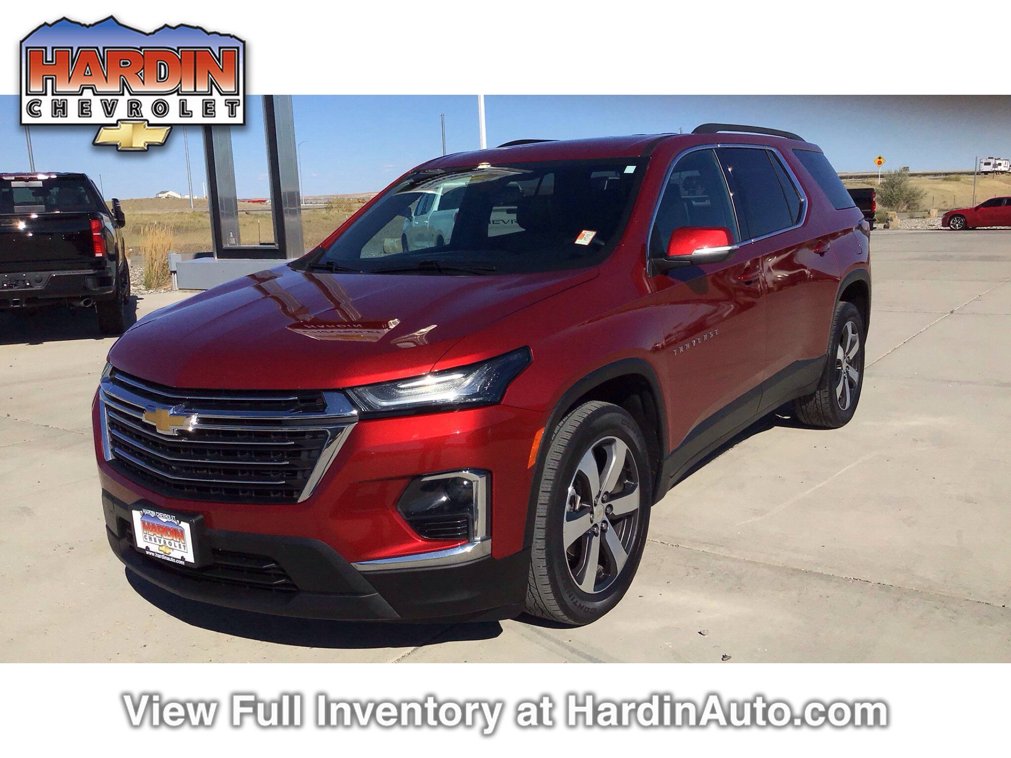 Used 2022 Chevrolet Traverse LT w/ LT Premium Package AWD/4WD image 1