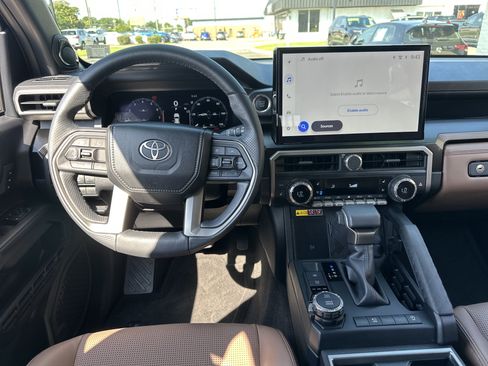 Used 2026 Toyota 4Runner Limited AWD/4WD image 15
