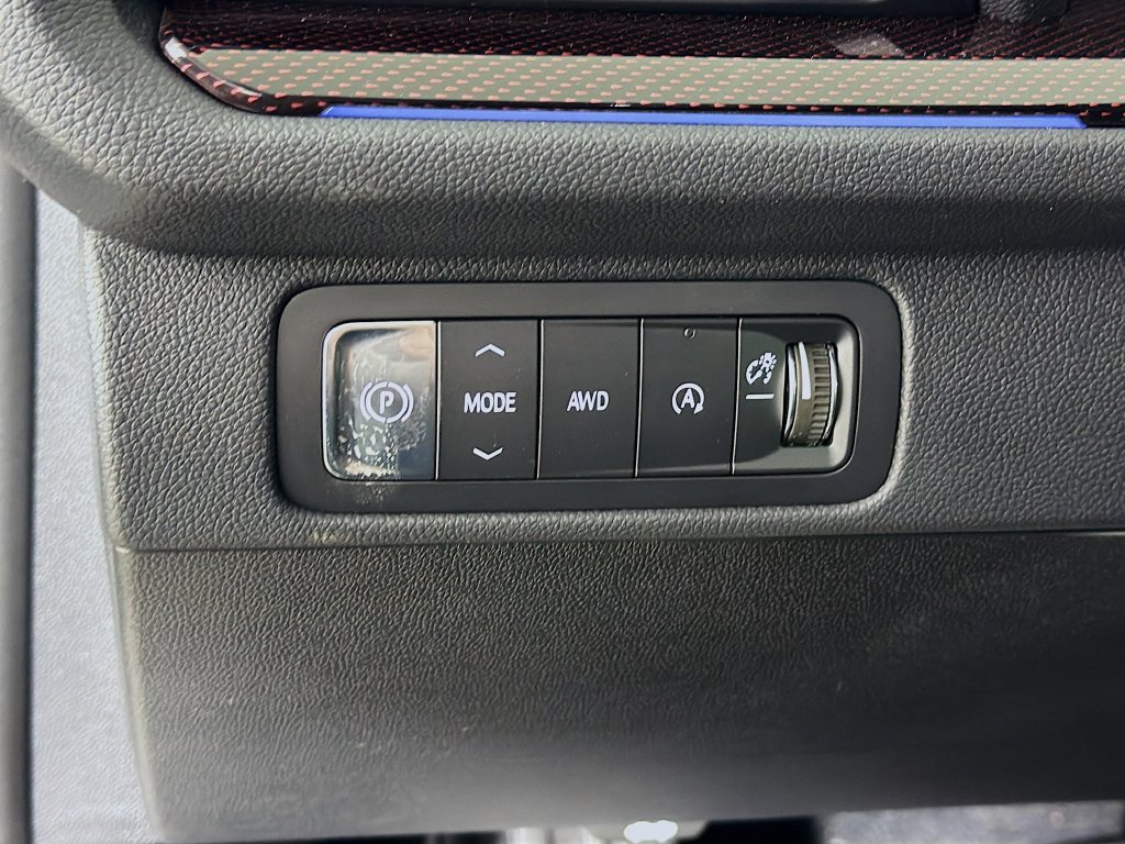 New 2026 Chevrolet Traverse RS w/ LPO, Floor Liner Package AWD/4WD image 11
