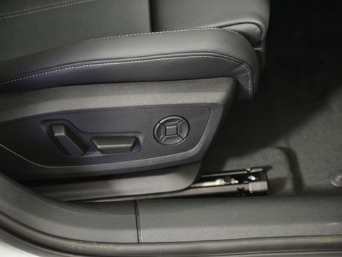 New 2026 Audi A6 Premium Plus AWD/4WD image 10