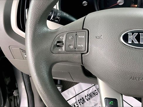 Used 2016 Kia Sportage LX image 11