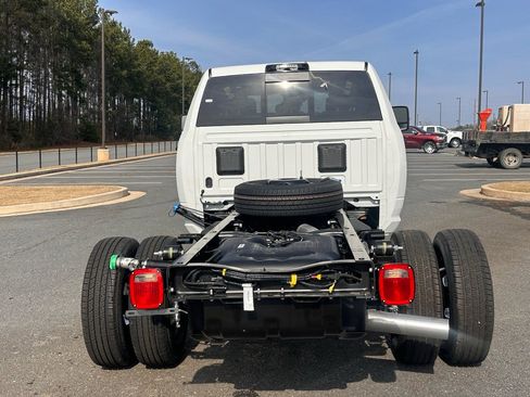 New 2026 RAM 3500 Tradesman AWD/4WD image 7