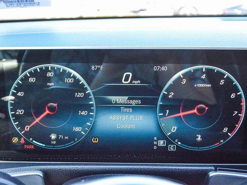 Used 2021 Mercedes-Benz GLB 250 image 24