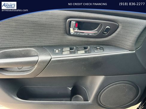 Used 2009 MAZDA MAZDA3 i Touring Value FWD image 8