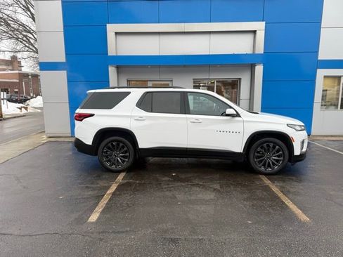 Certified 2023 Chevrolet Traverse RS w/ LPO, Floor Liner Package image 4