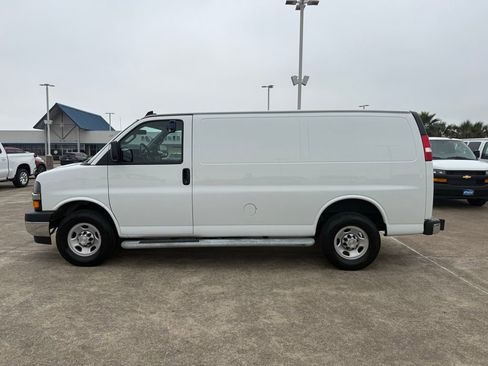 Used 2024 Chevrolet Express 2500 w/ Driver Convenience Package image 18