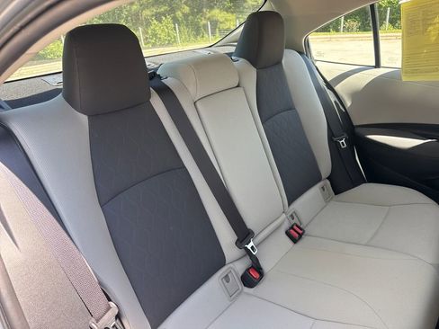 Used 2020 Toyota Corolla LE FWD image 32