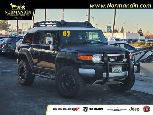 Used 2007 Toyota FJ Cruiser 4WD image 1