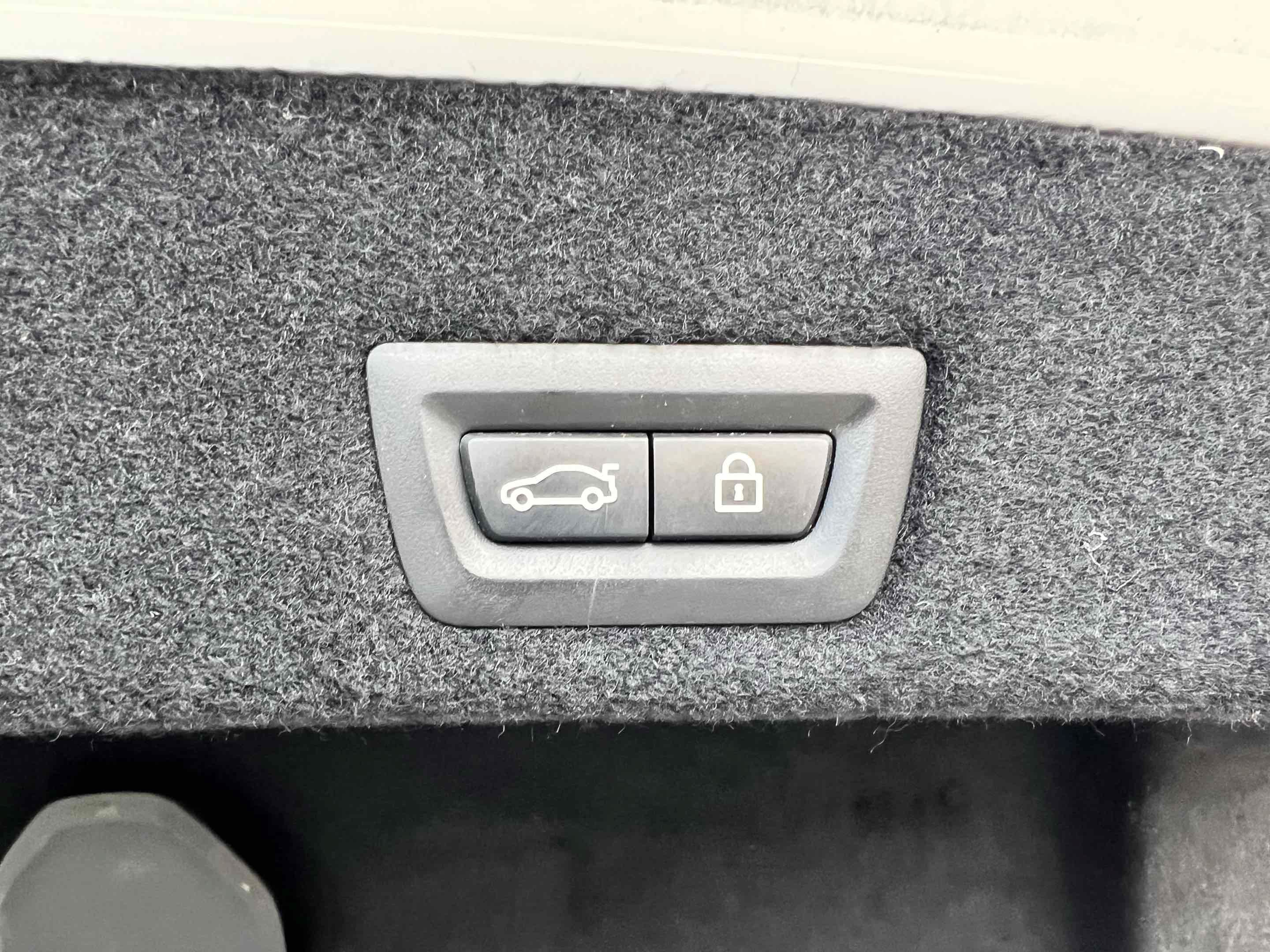 Used 2018 BMW 740e xDrive AWD/4WD image 13