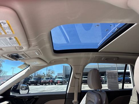 Used 2022 Lincoln Aviator Reserve w/ Elements Package Plus image 9