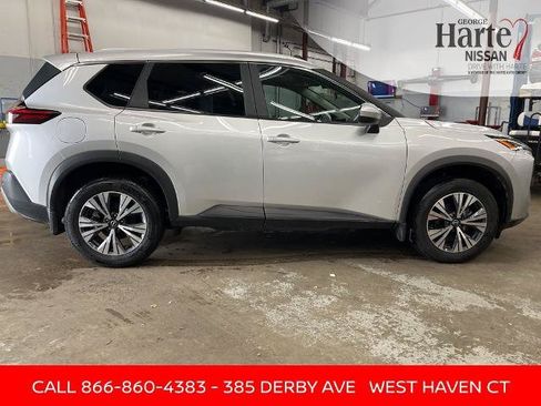 Certified 2023 Nissan Rogue SV w/ SV Premium B Package AWD/4WD image 5