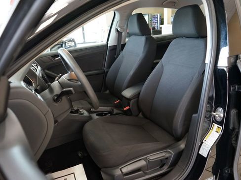 Used 2016 Volkswagen Jetta S FWD image 2