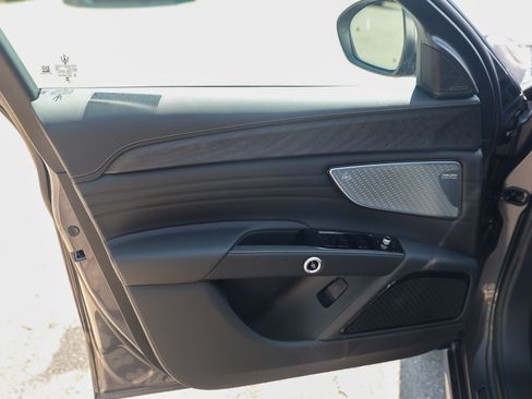 Used 2024 Maserati Grecale GT AWD/4WD image 15