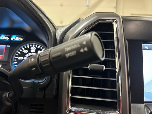 Used 2015 Ford F150 XLT w/ Equipment Group 302A Luxury AWD/4WD image 22