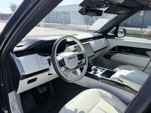 Used 2023 Land Rover Range Rover Long Wheelbase Autobiography image 35