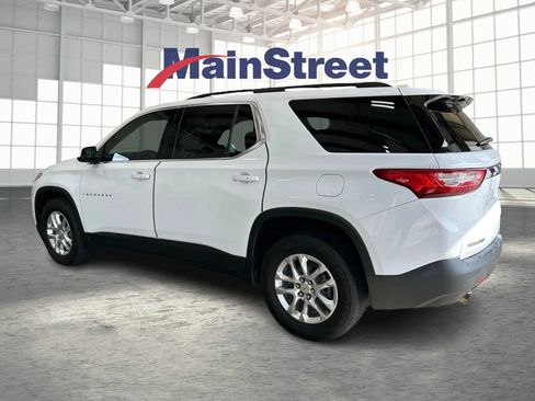 Used 2020 Chevrolet Traverse LT FWD image 3