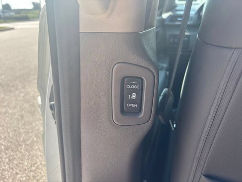 Used 2013 Honda Odyssey Touring image 24
