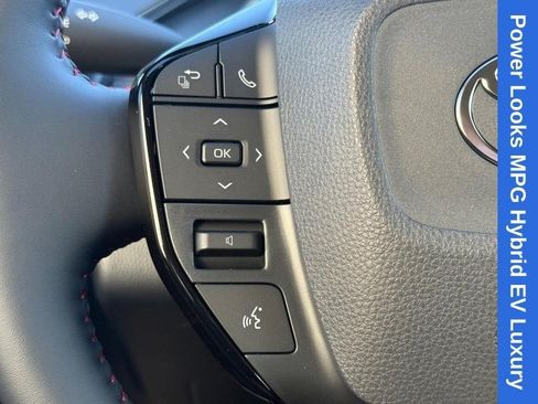 New 2026 Toyota Prius Plug-In Hybrid FWD image 9