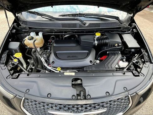 Used 2022 Chrysler Pacifica Limited image 30