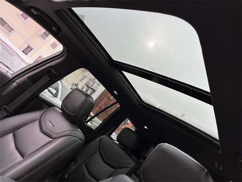 Used 2024 Cadillac XT6 Luxury w/ LPO, Floor Liner Package image 14