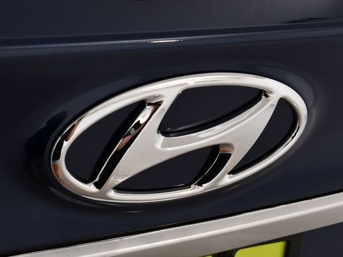 Used 2019 Hyundai Santa Fe Limited AWD/4WD image 23