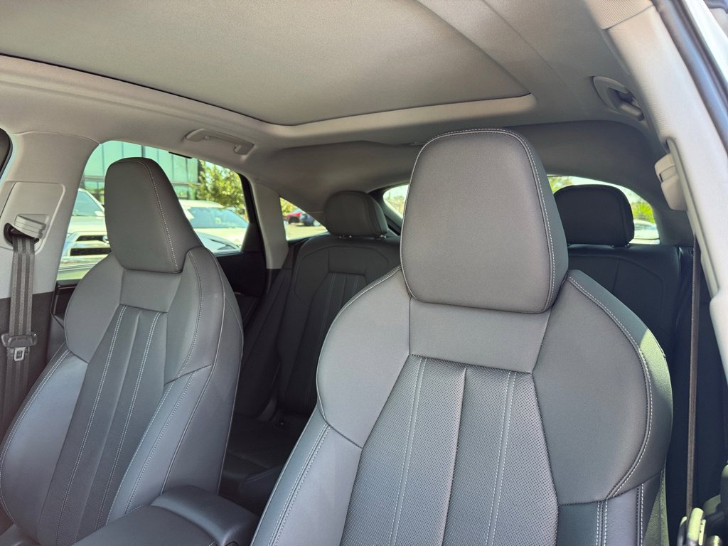 Used 2025 Audi Q5 Premium Plus w/ Premium Plus AWD/4WD image 17