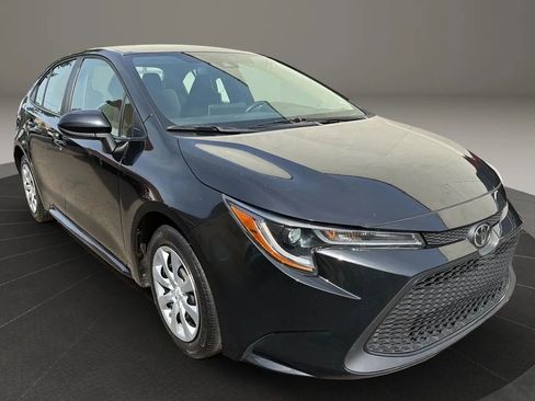 Used 2021 Toyota Corolla LE FWD image 3