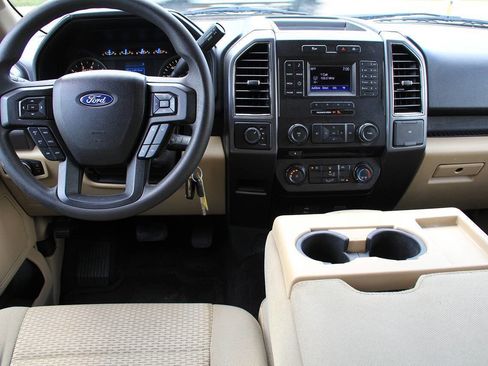 Used 2017 Ford F150 XLT AWD/4WD image 22